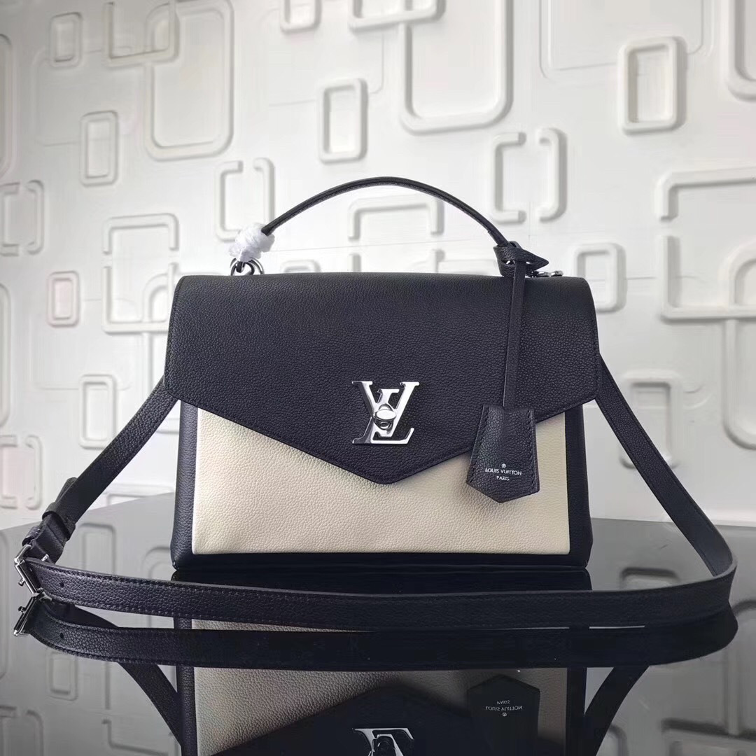 L0vis Vvtt0n Lockme Black and White Bag M54878