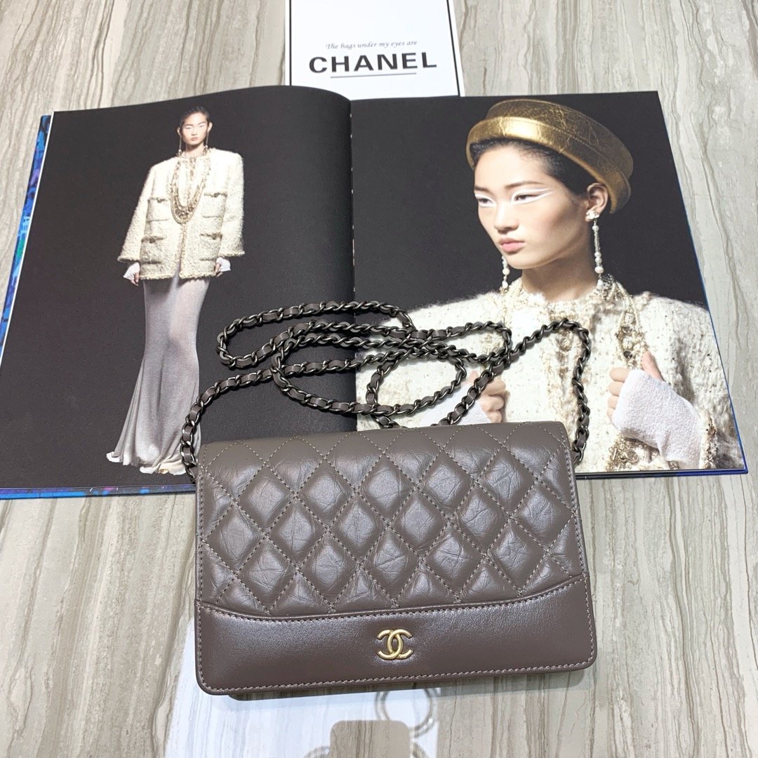 Ch**el Calfskin Gabrielle Woc bag 03