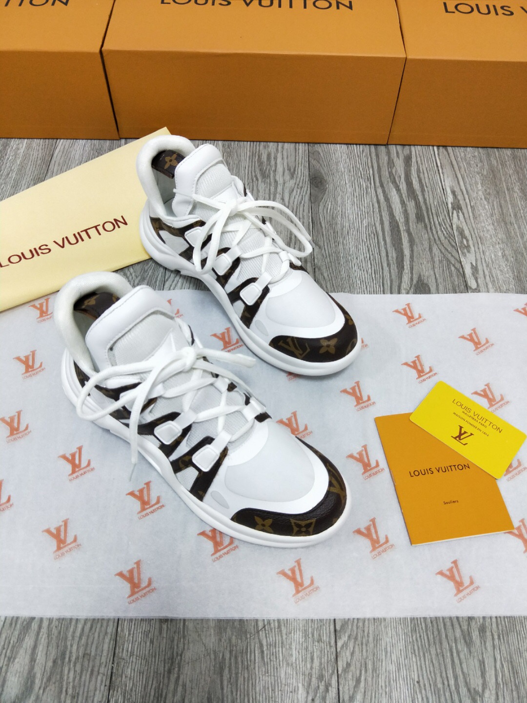 L0vis Vvtt0n Sneakers
