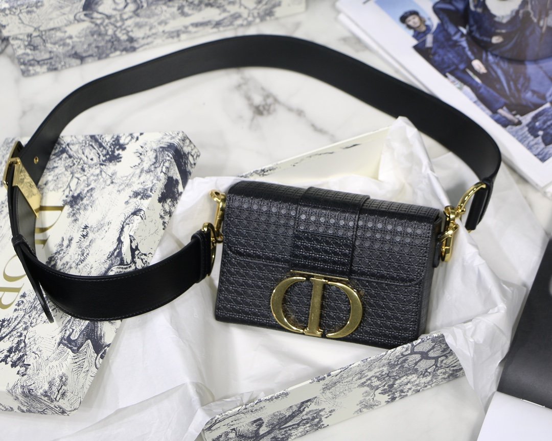 D10r 30 Montaigne Mini Box 17.5cm 005