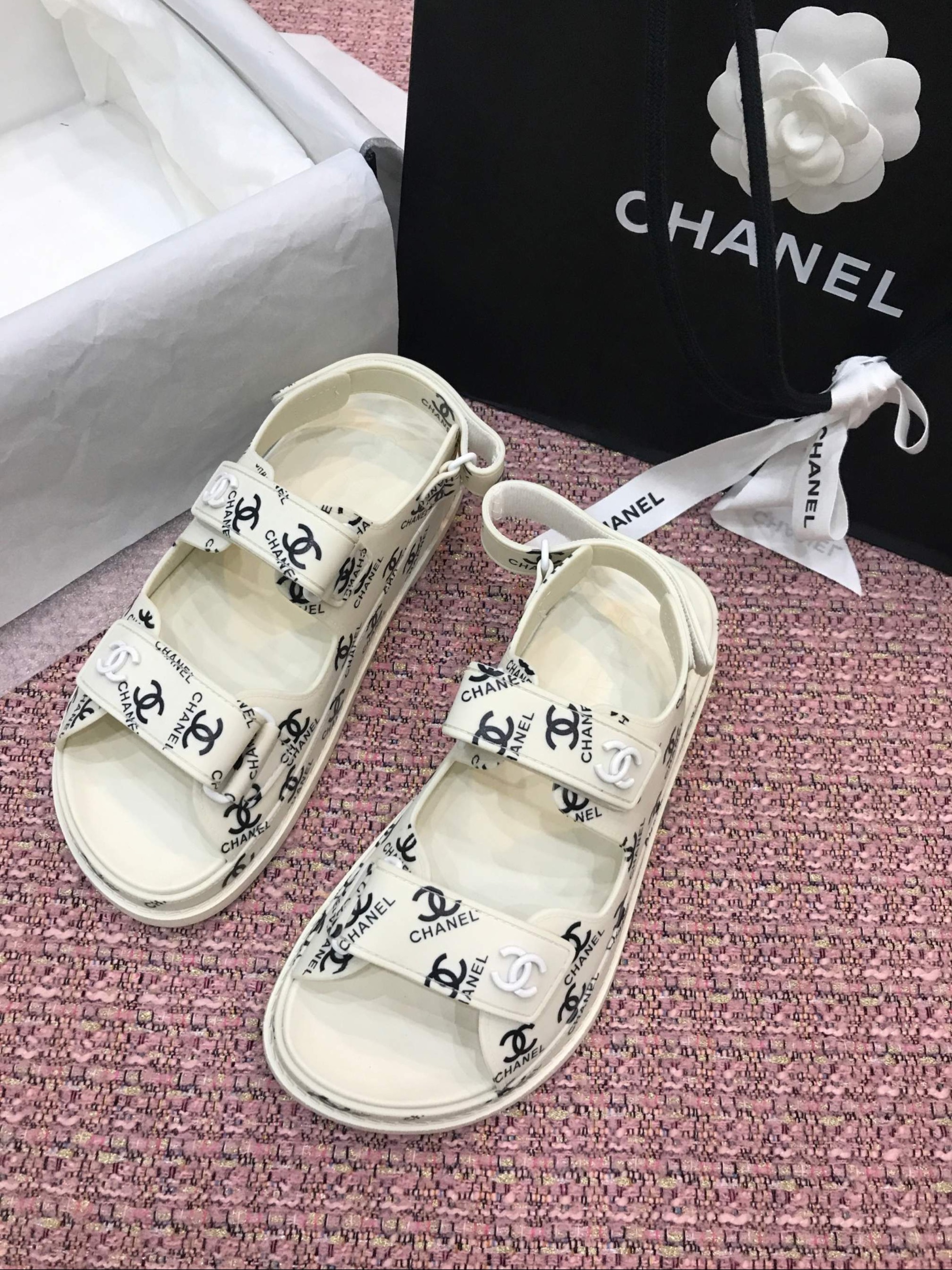 Ch**el Sandals 004