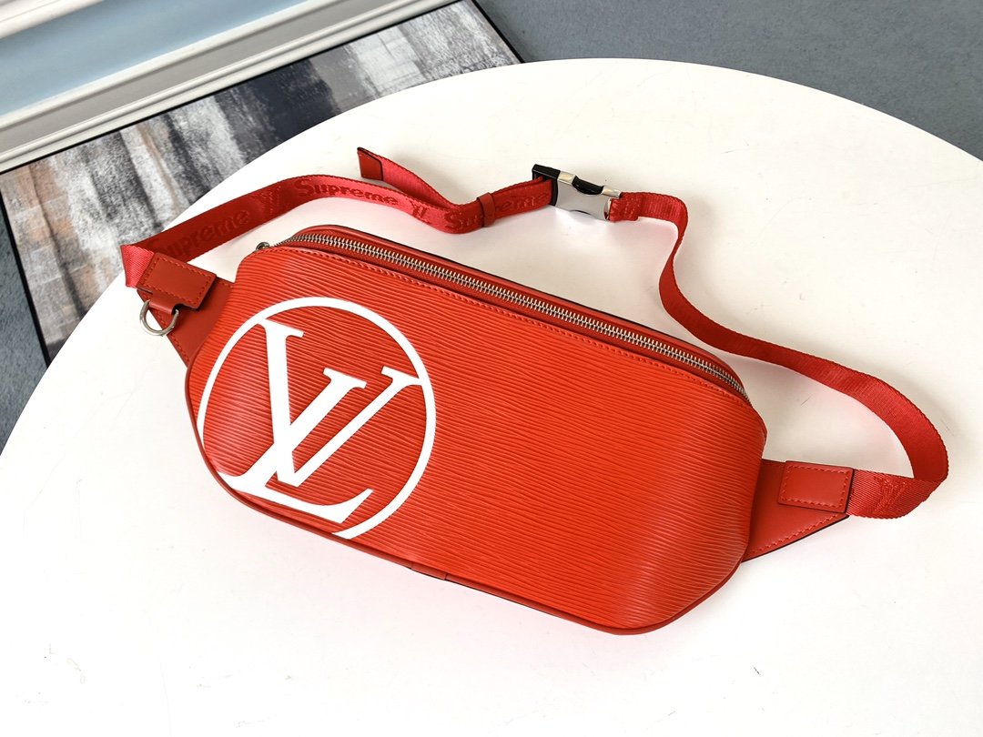 L0vis Vvtt0n Svp*me Red