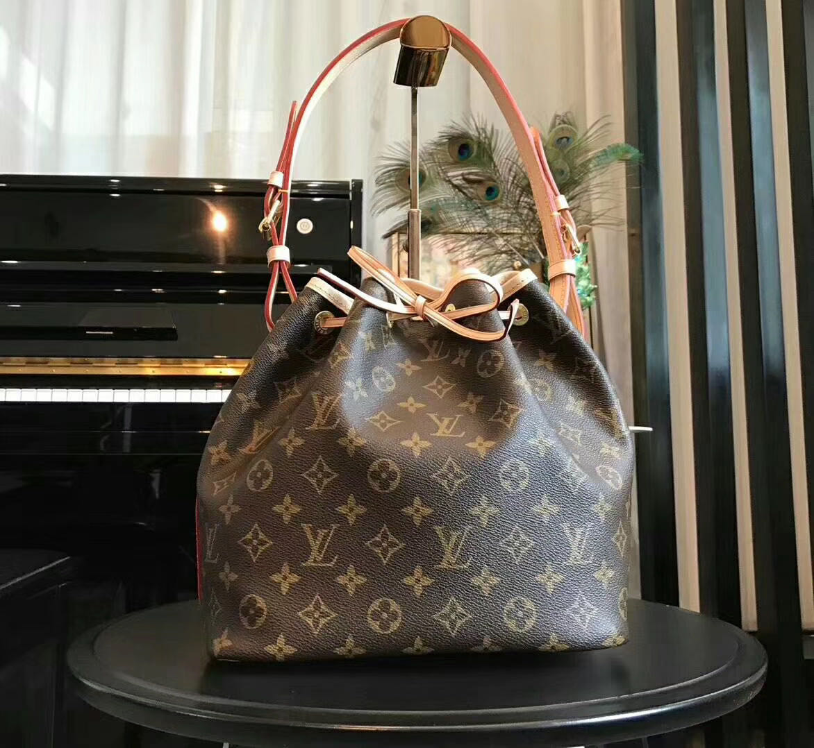 L0vis Vvtt0n Handbag 24cm