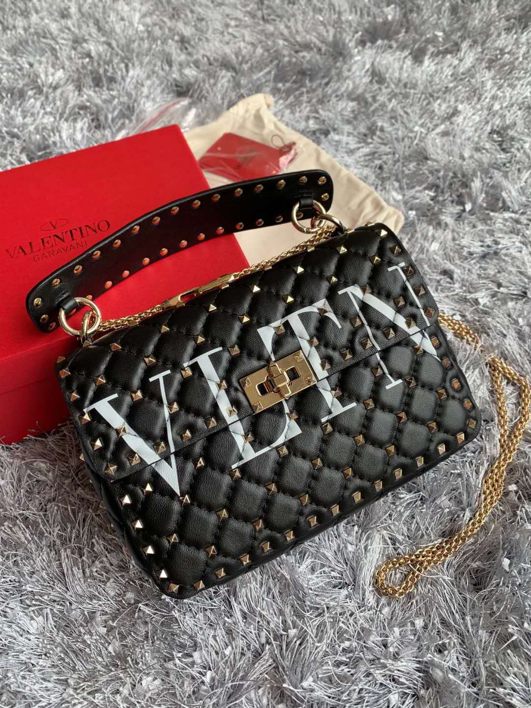 Va1e*ntin0 Handbag 24cm