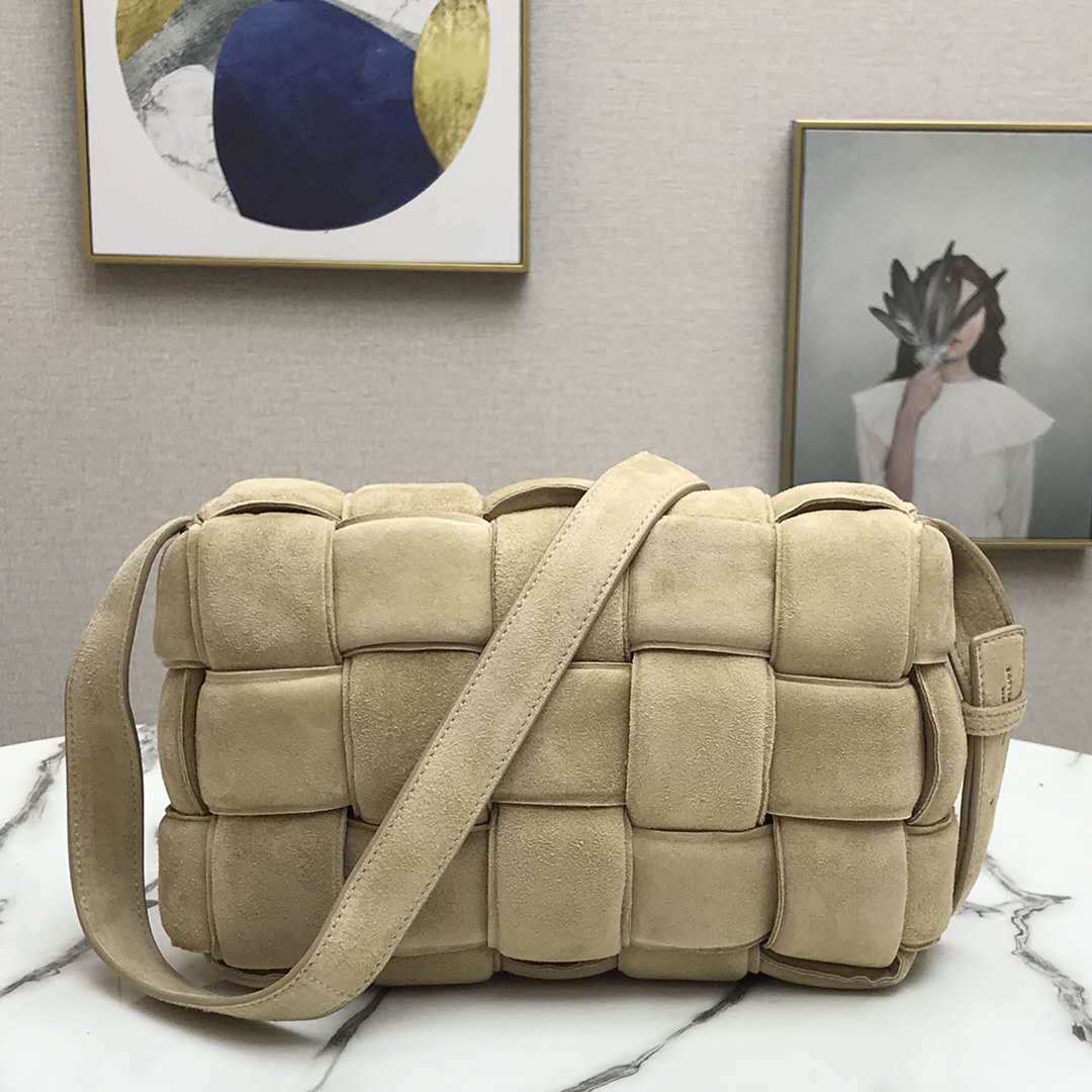 B0tt*ga Ven*ta Cassette Bag 003