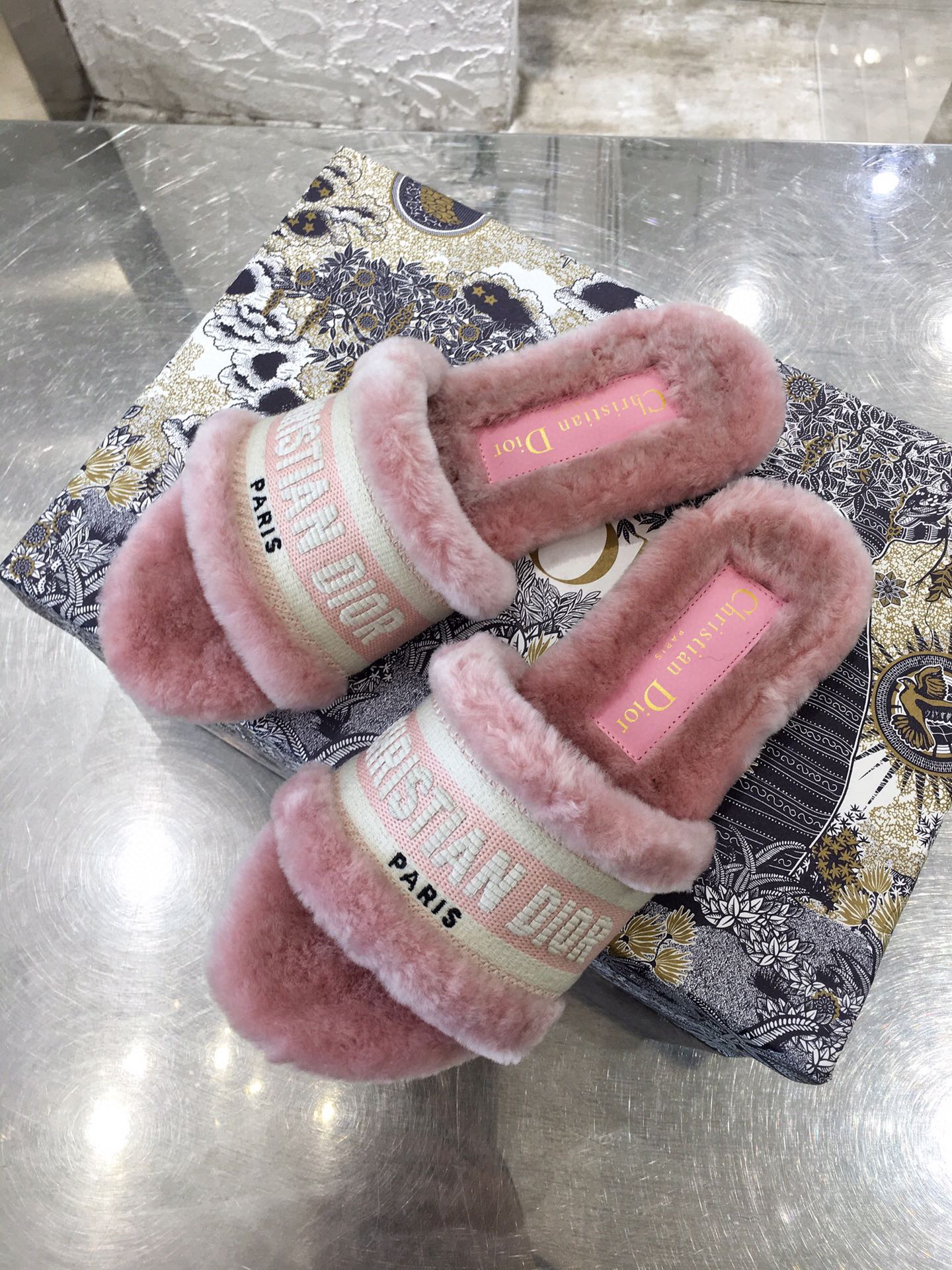 D10r slippers 002