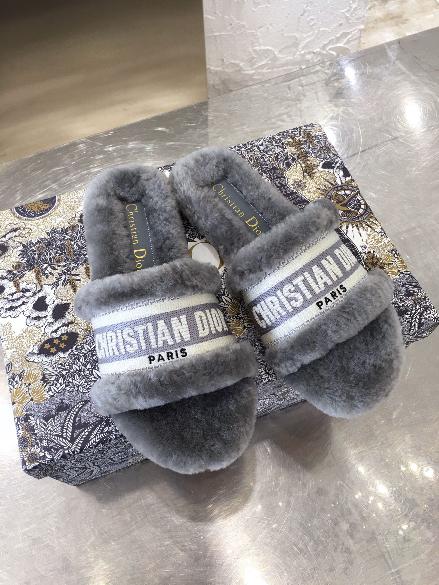 D10r slippers 004