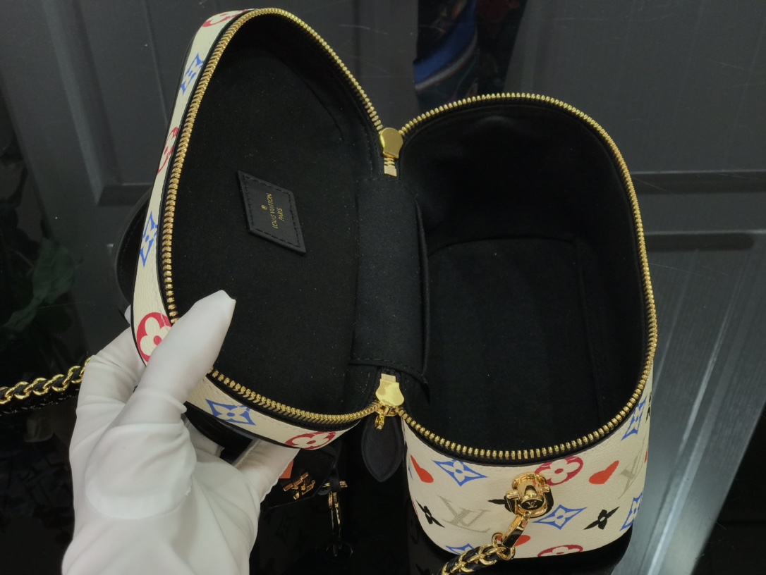 LV GAME ON VANITY PM M57482