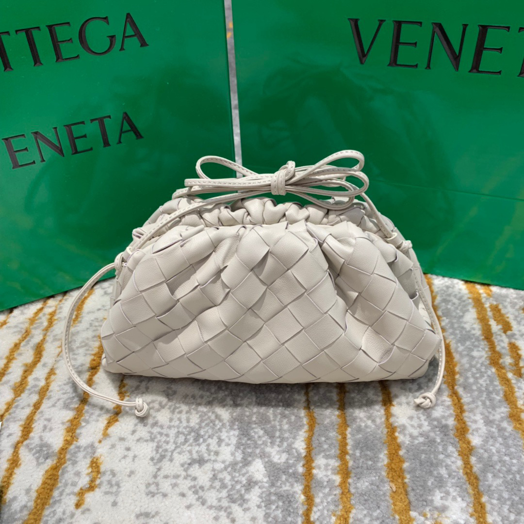 B0tt*ga Ven*ta The Pouch Bag 001