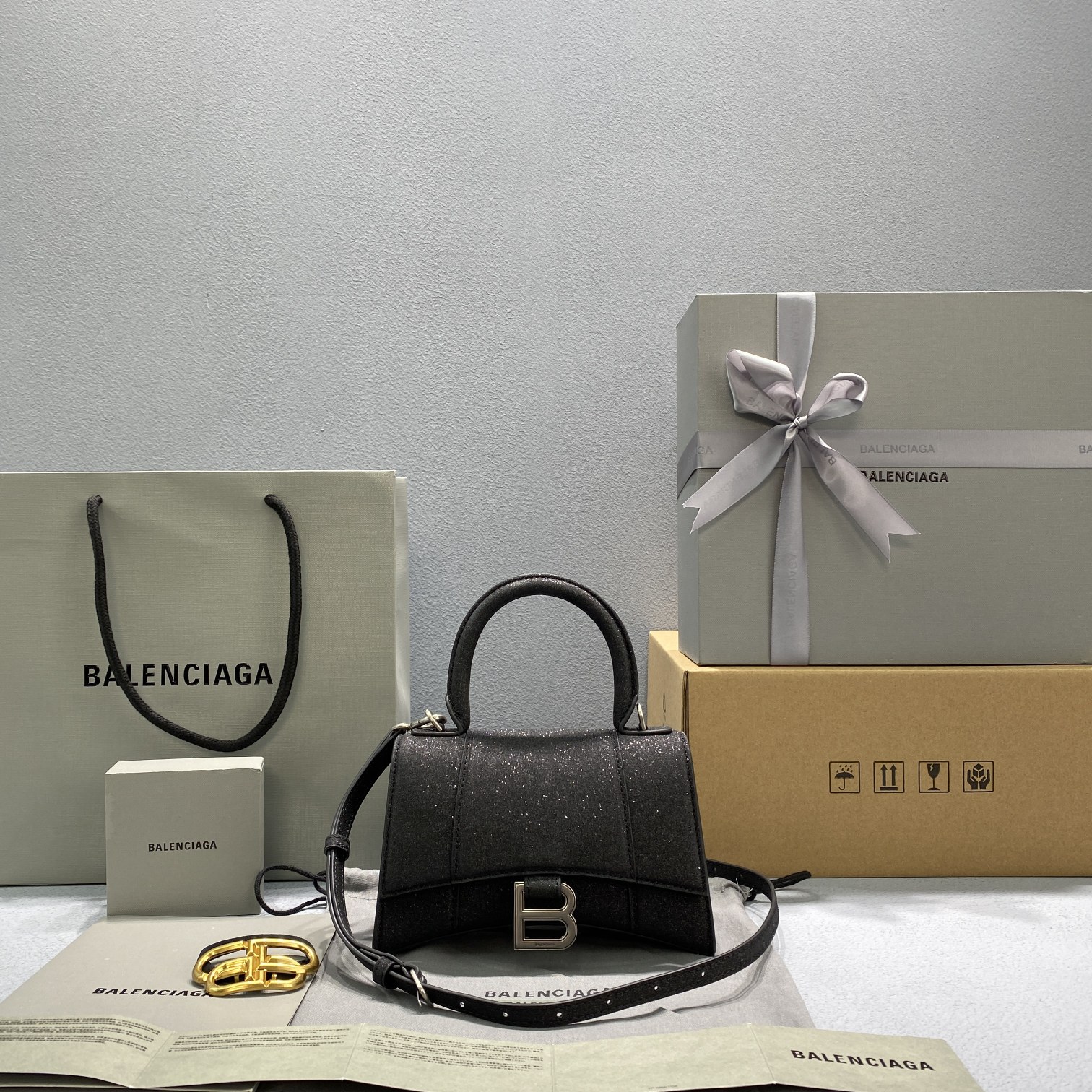 Ba1en*iaga Hourglass Bag 19cm 002