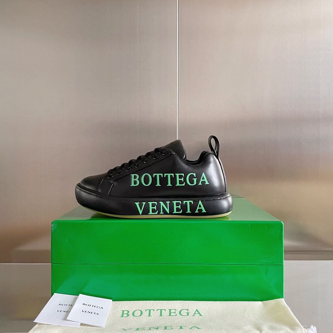 B0tt*ga Ven*ta Sneaker Black