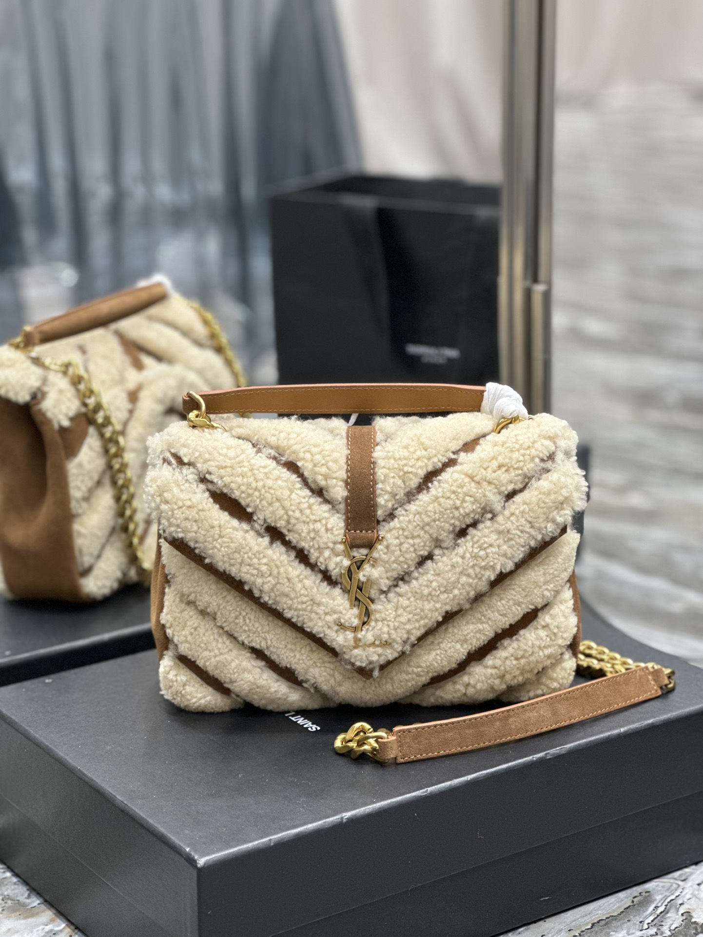 Y51 LouLou shoulder Bag 24CM 02