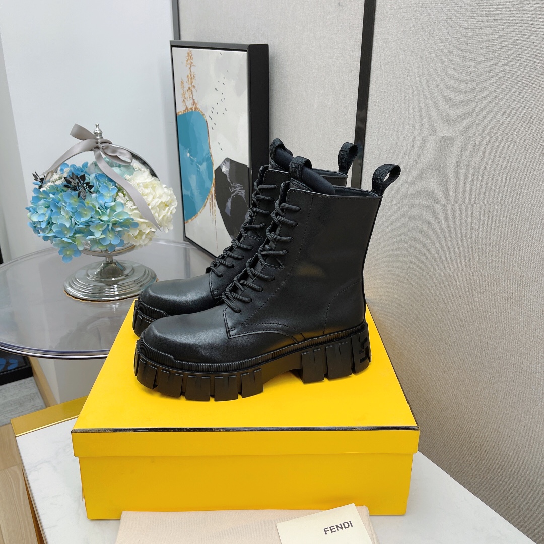 F**di Boots 5cm Black