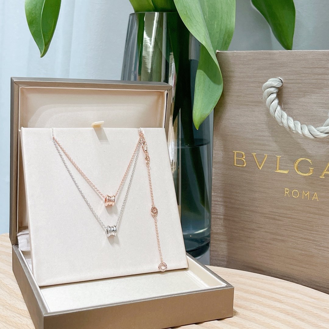 Bv1g*ai Necklace