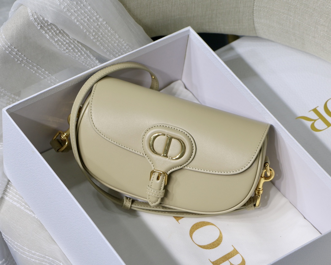 D10r Bobby East-West Bag Beige