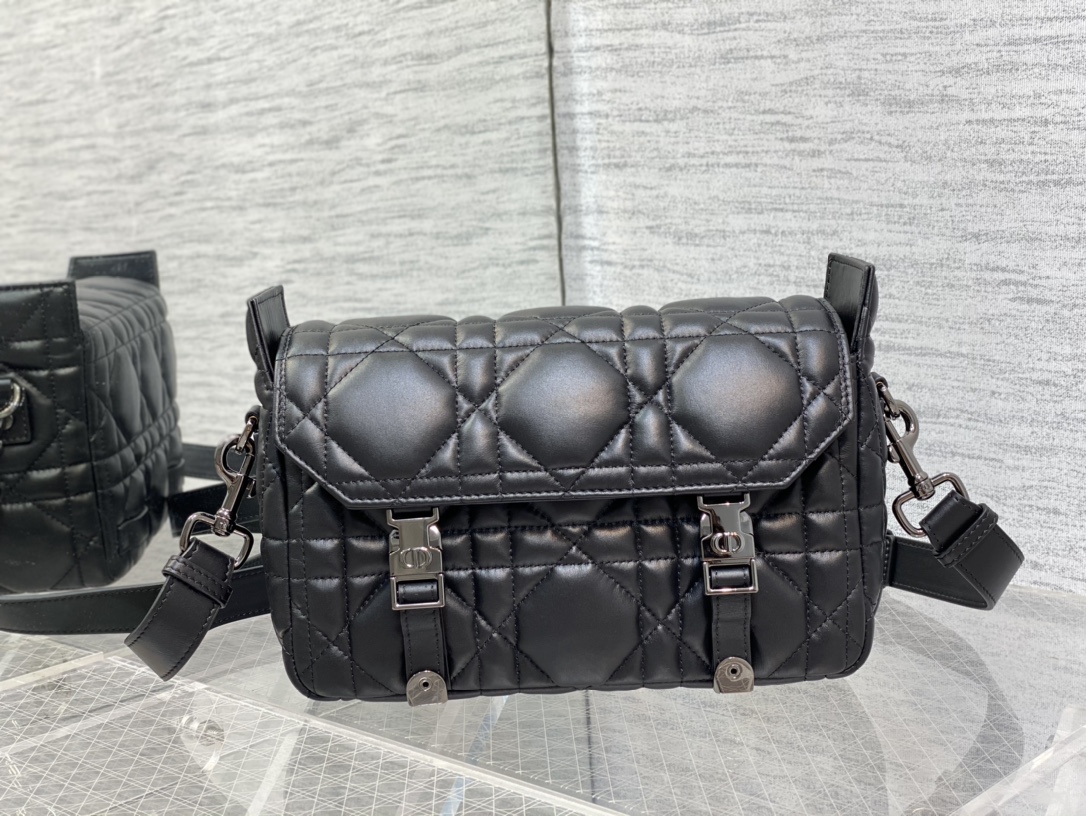 D10r Camp Bag Black