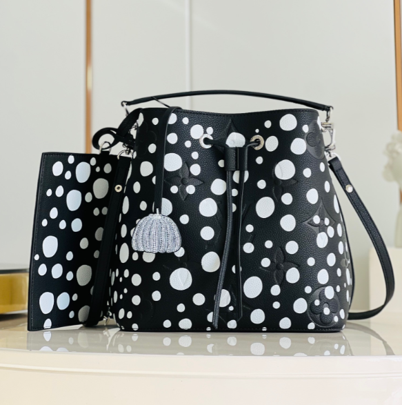L0vis Vvtt0n Neonoe Bag M21753