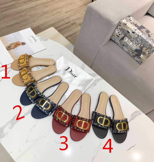 D10r Montaigne Slippers 