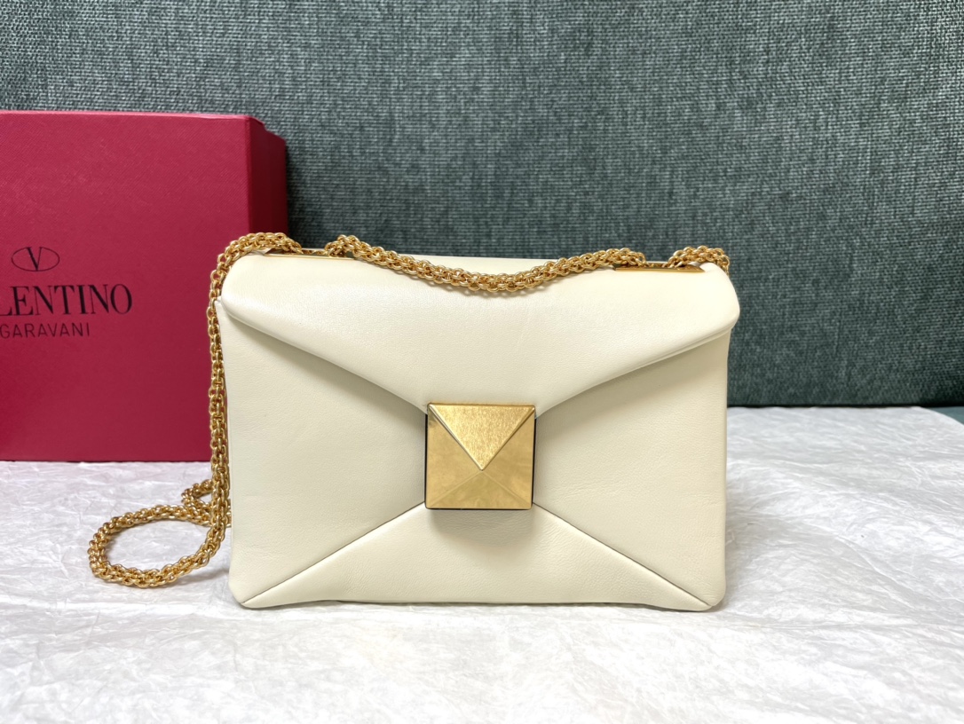 Bagsaaa Va1e*ntin0 Garavani One Stud Nappa White Bag - 19x14x1cm