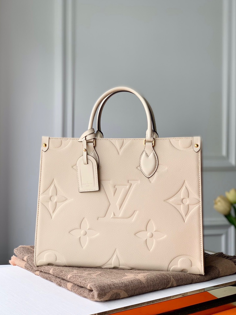 Bagsaaa L0vis Vvtt0n Onthego MM Cream Bag - 35x27x14.5cm
