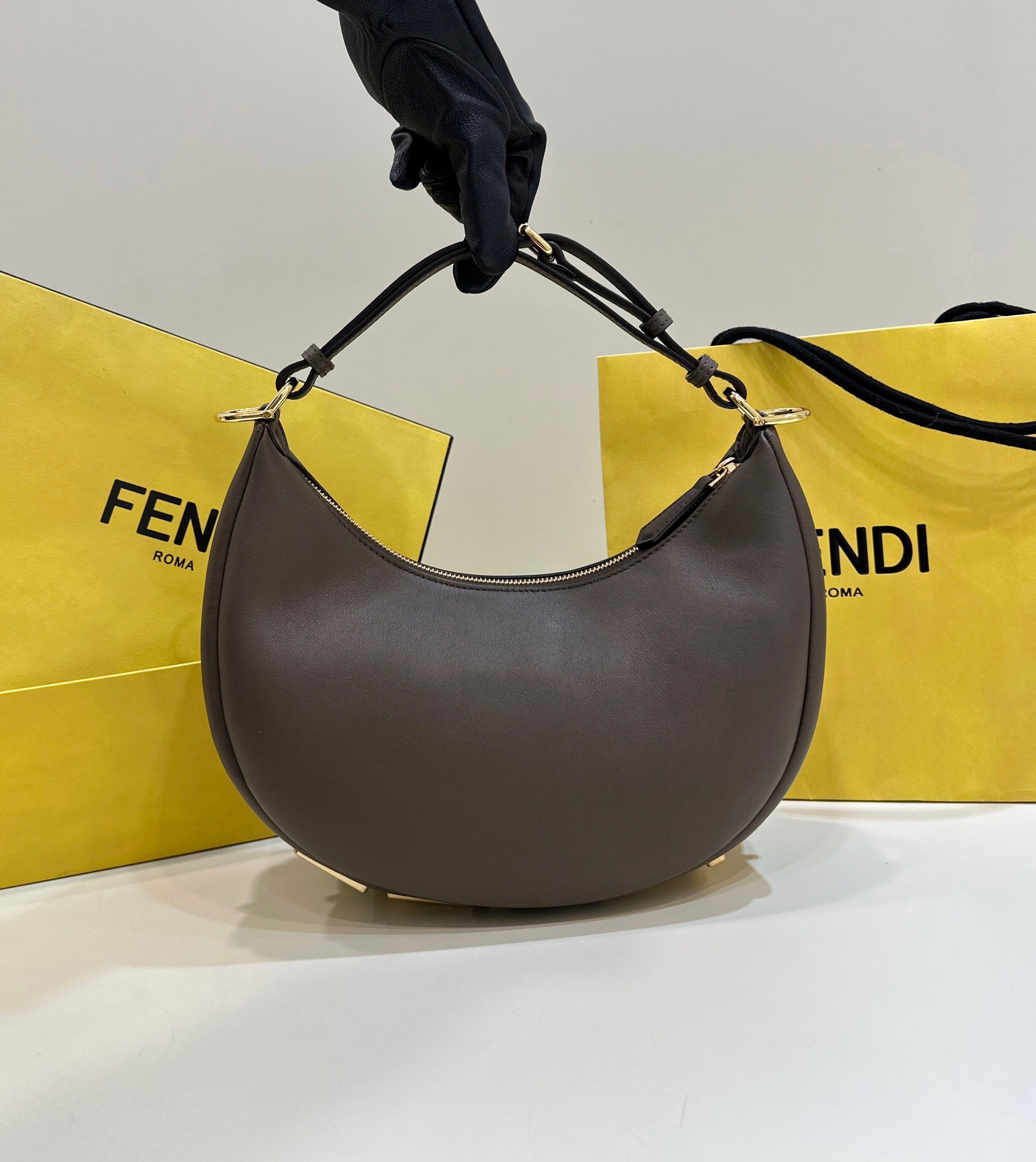Bagsaaa F**di Small Graphy In Brown - 10×29×24.5cm