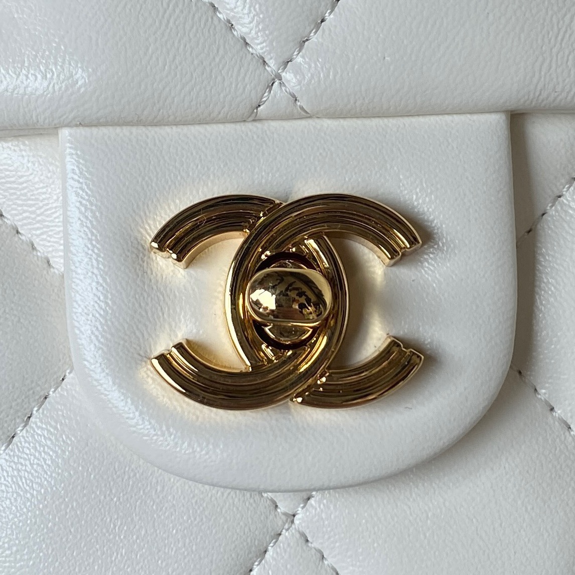 Bagsaaa Ch**el Flap Bag Gold Top Handle White - 13X21X8cm