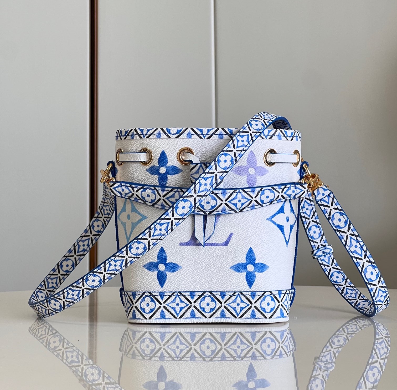 Bagsaaa L0vis Vvtt0n By The Pool Bucket Blue Bag - 16x13x10cm