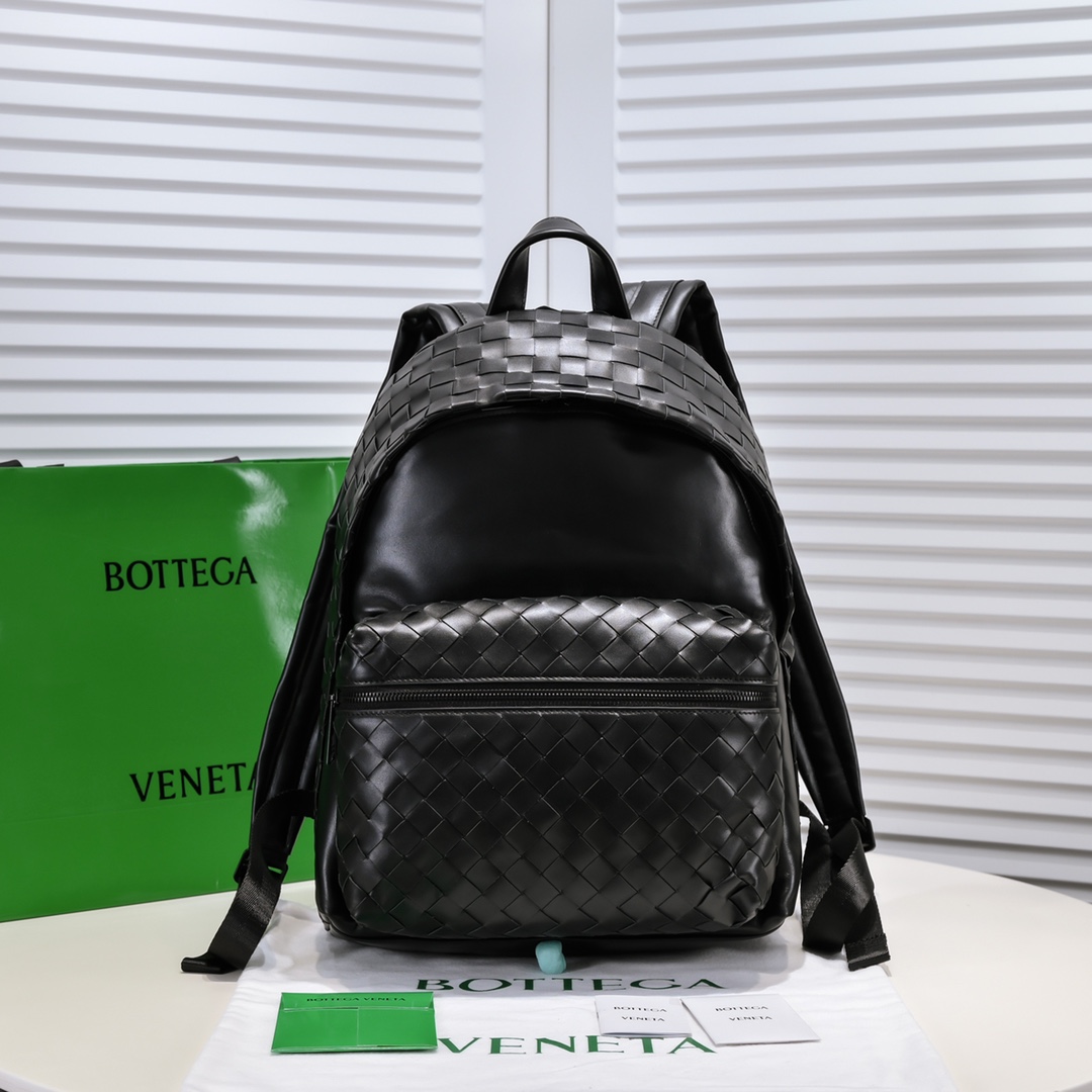 Bagsaaa B0tt*ga Ven*ta Intrecciato black leather backpack - 32*43cm