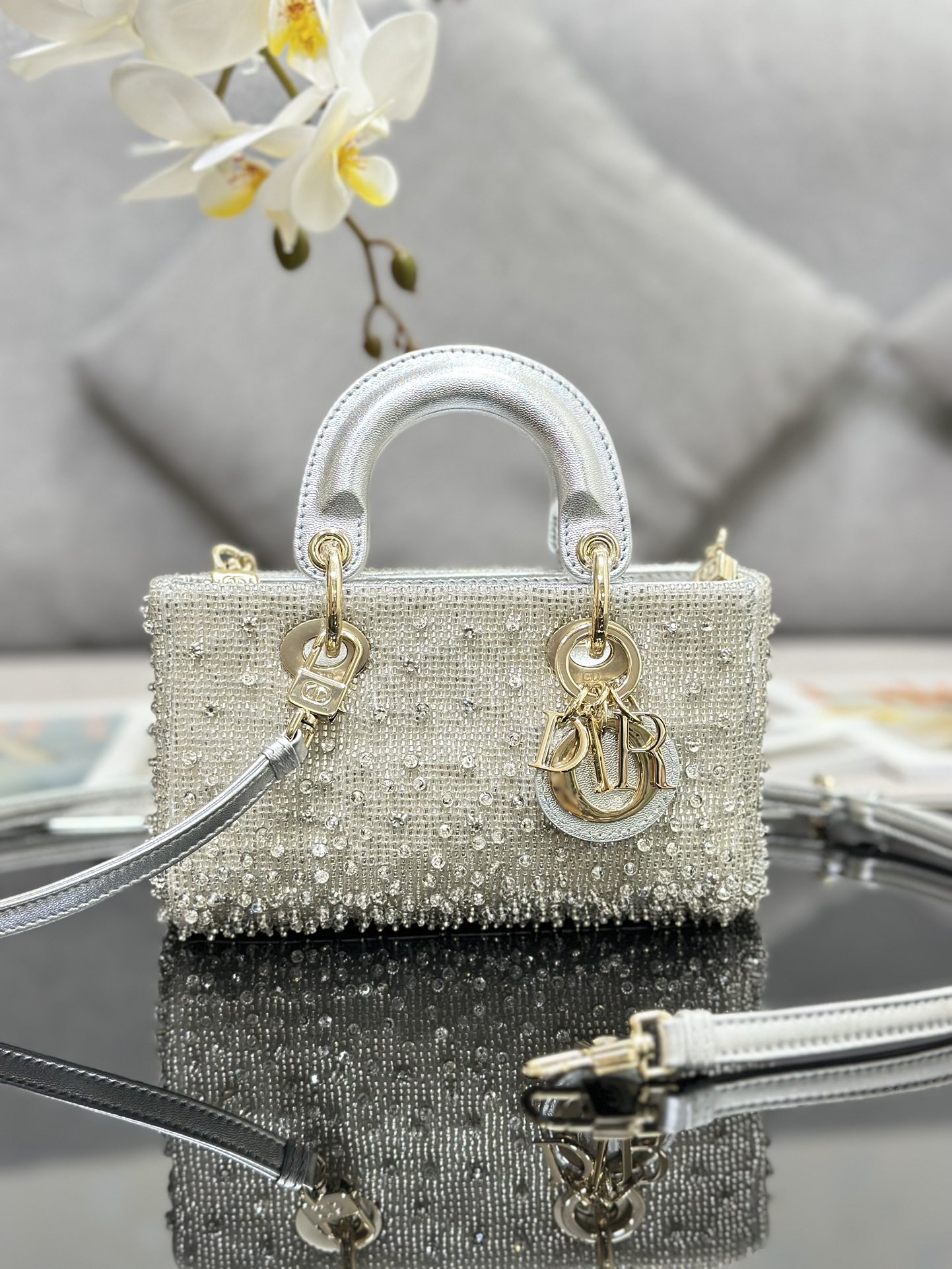 Bagsaaa D10r LAdy D-Joy Silver-Tone Satin with Gradient Bead Embroidery - 16 x 9 x 5 cm