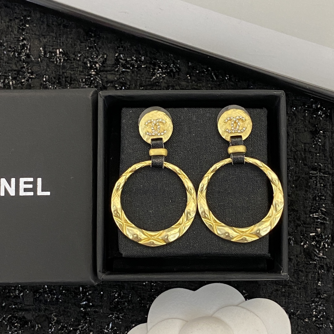 Bagsaaa Ch**el Hoop Gold Earrings