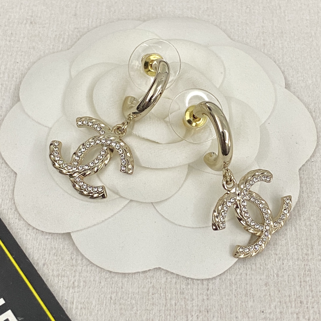 Bagsaaa Ch**el CC Gold Earrings