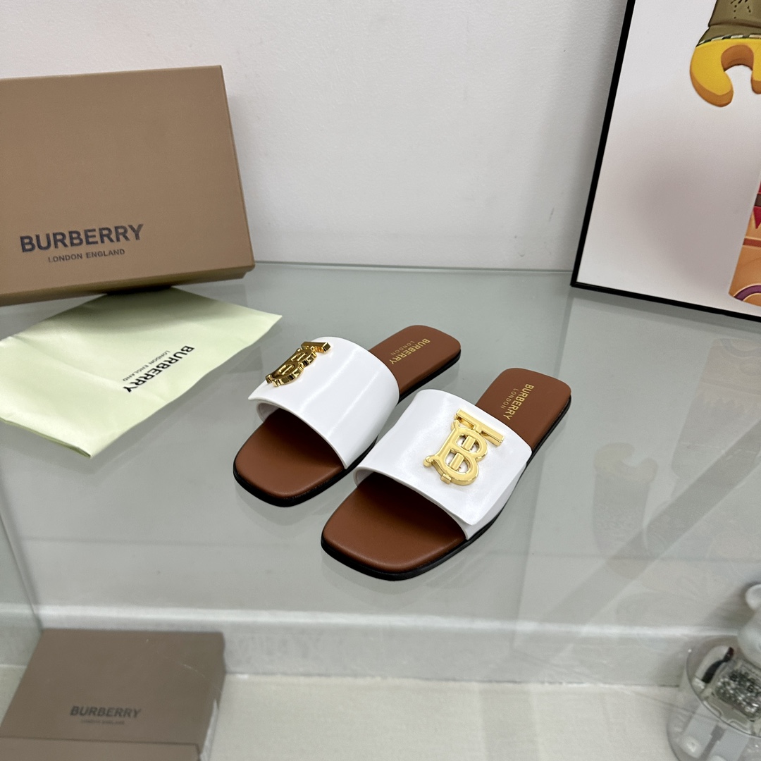 Bagsaaa Bv*b*rry Logo White Slides