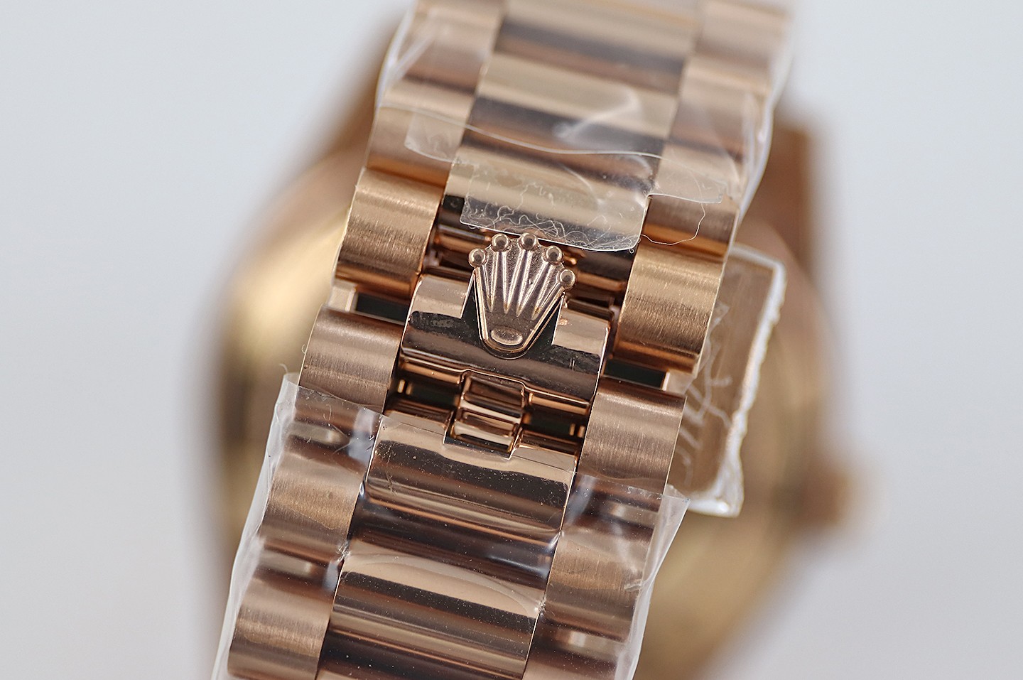 Bagsaaa R01ex Day-Date 40mm Rose Gold