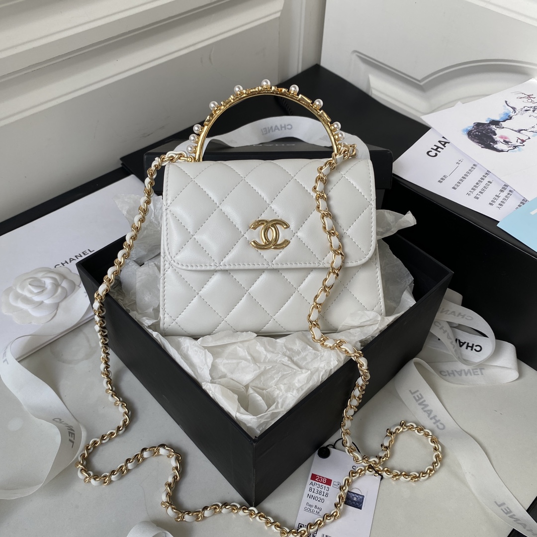 Bagsaaa Ch**el Clutch With Chain Lambskin, Imitation Pearls White
