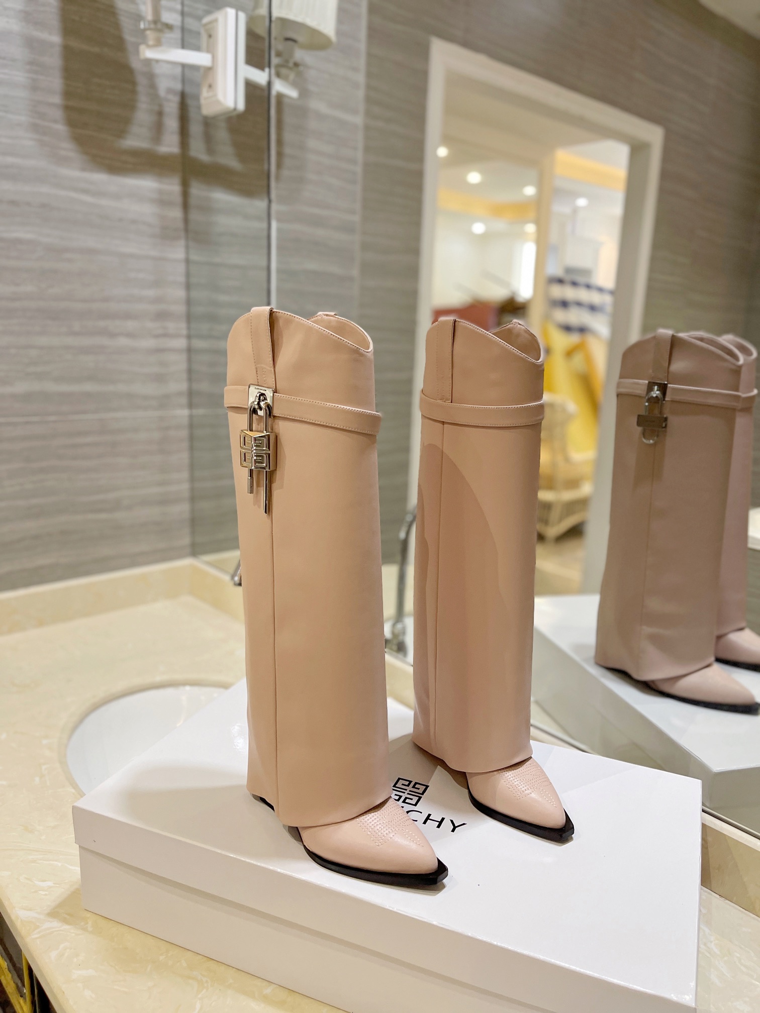Bagsaaa Givenchy Shark Lock Ankle Long Boots in leather light pink