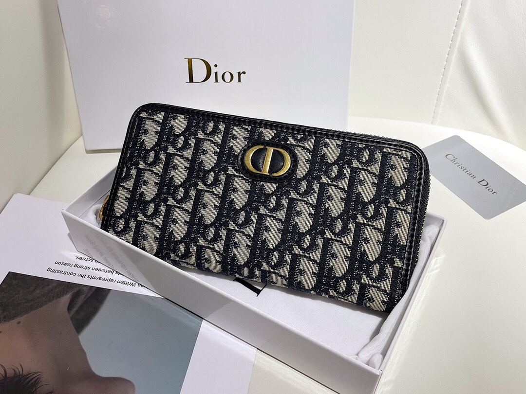 Bagsaaa D10r Oblique Zippy Wallet - 19.5*10.5*3cm