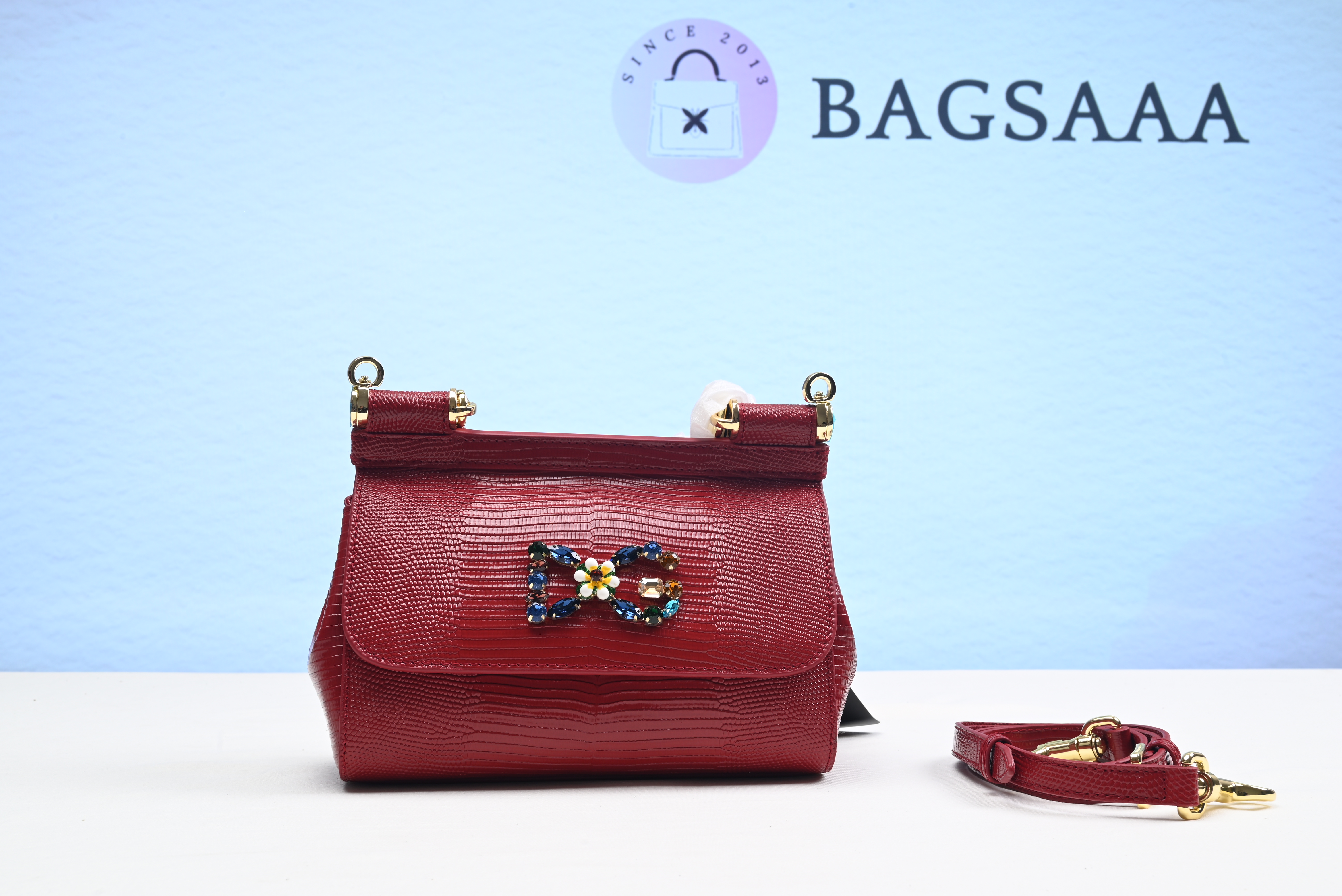 Bagsaaa DOLCE & GABBANASmall Iguana Print Calfskin Sicily Bag With Crystal Dg Logo Patch - Red