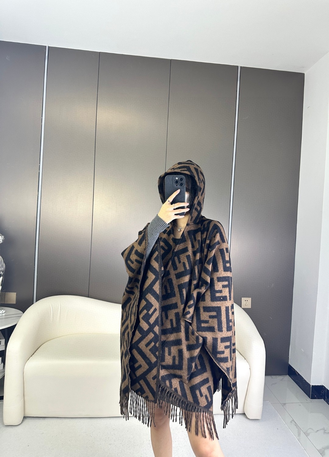 Bagsaaa F**di FF Poncho Brown wool