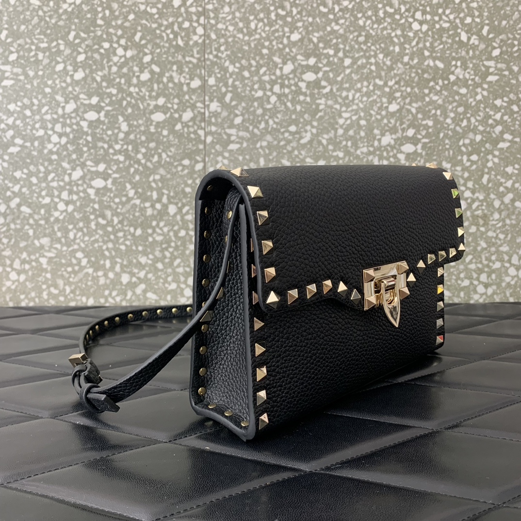 Bagsaaa Va1e*ntin0 Garavani Small Rockstud Leather Shoulder Black Gold Hardware Bag - 22.5*15.5*6cm