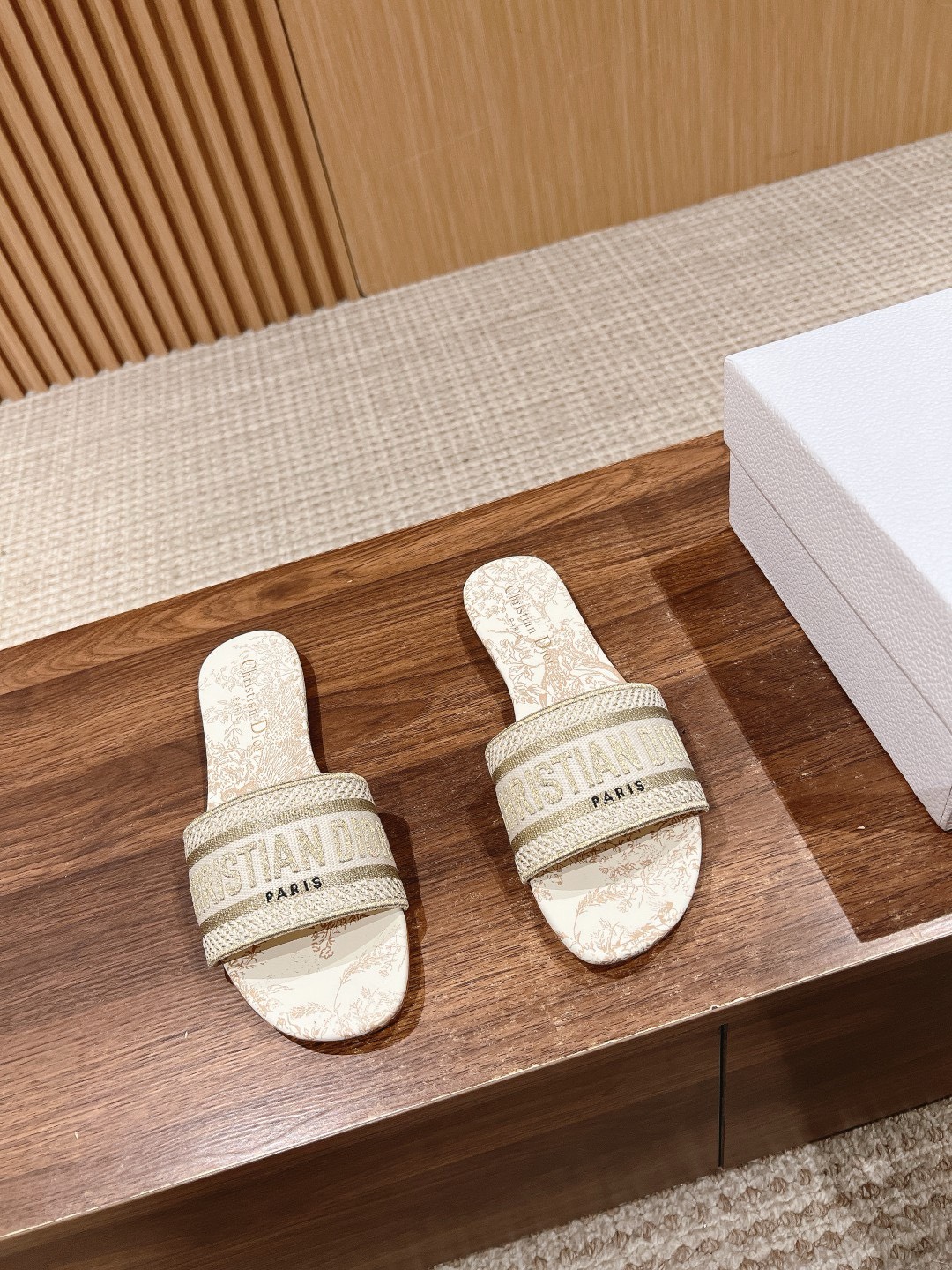 Bagsaaa D10r Dway Slides Gold 02