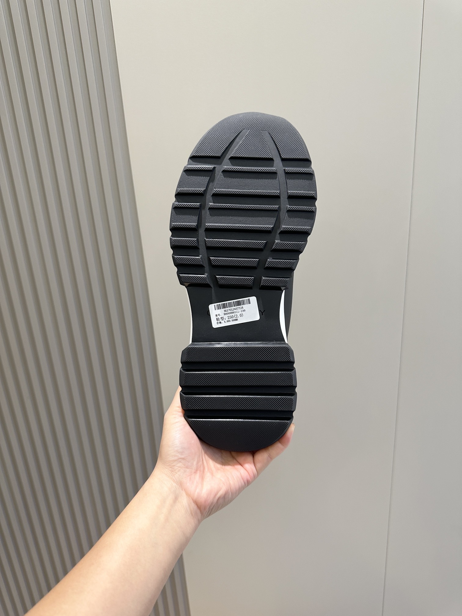 Bagsaaa Givenchy Spectre zipped leather trainers black