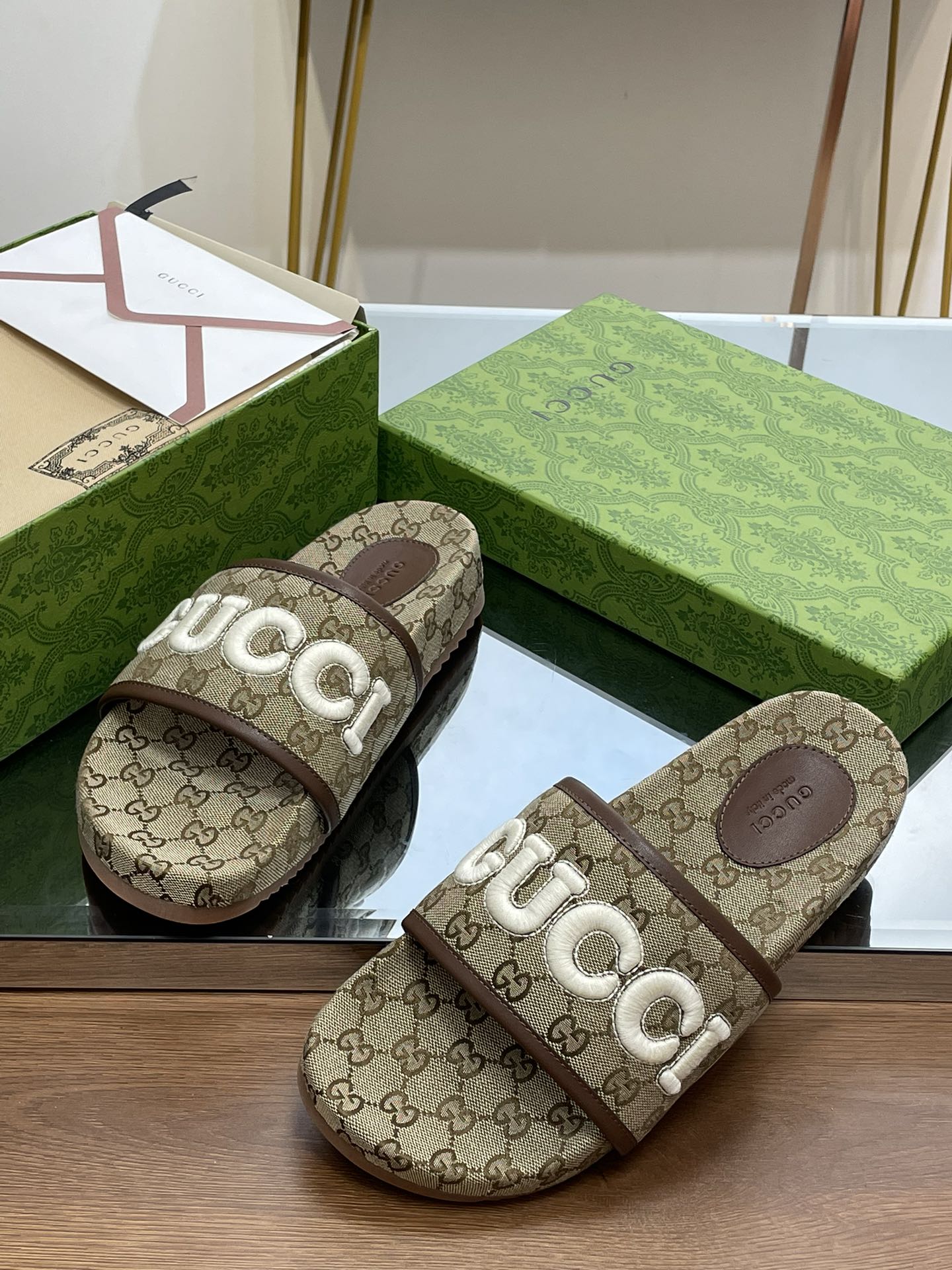Bagsaaa Gvc*1 Slides Small GG Ebony In Brown 02