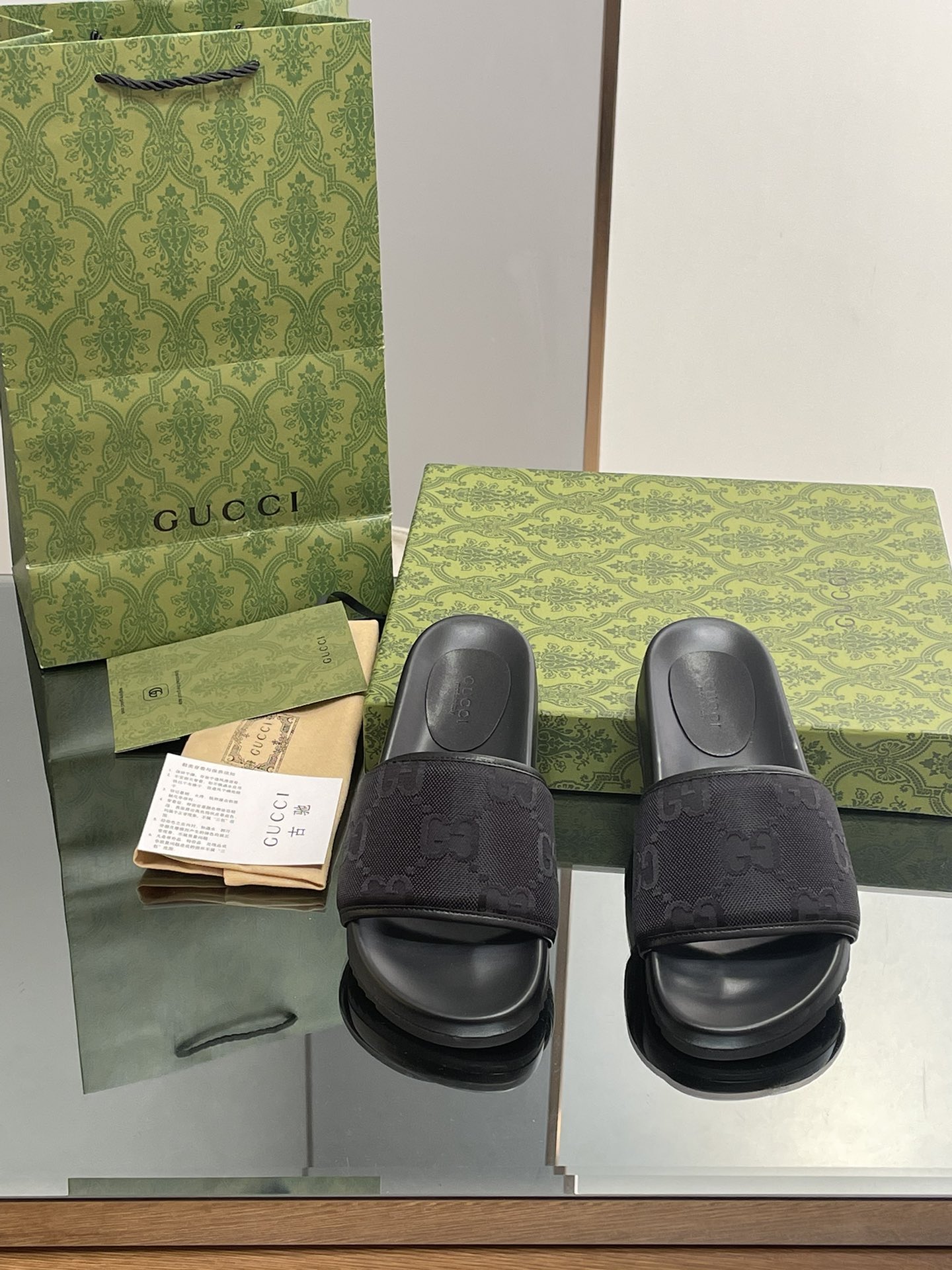 Bagsaaa Gvc*1 Black Slides