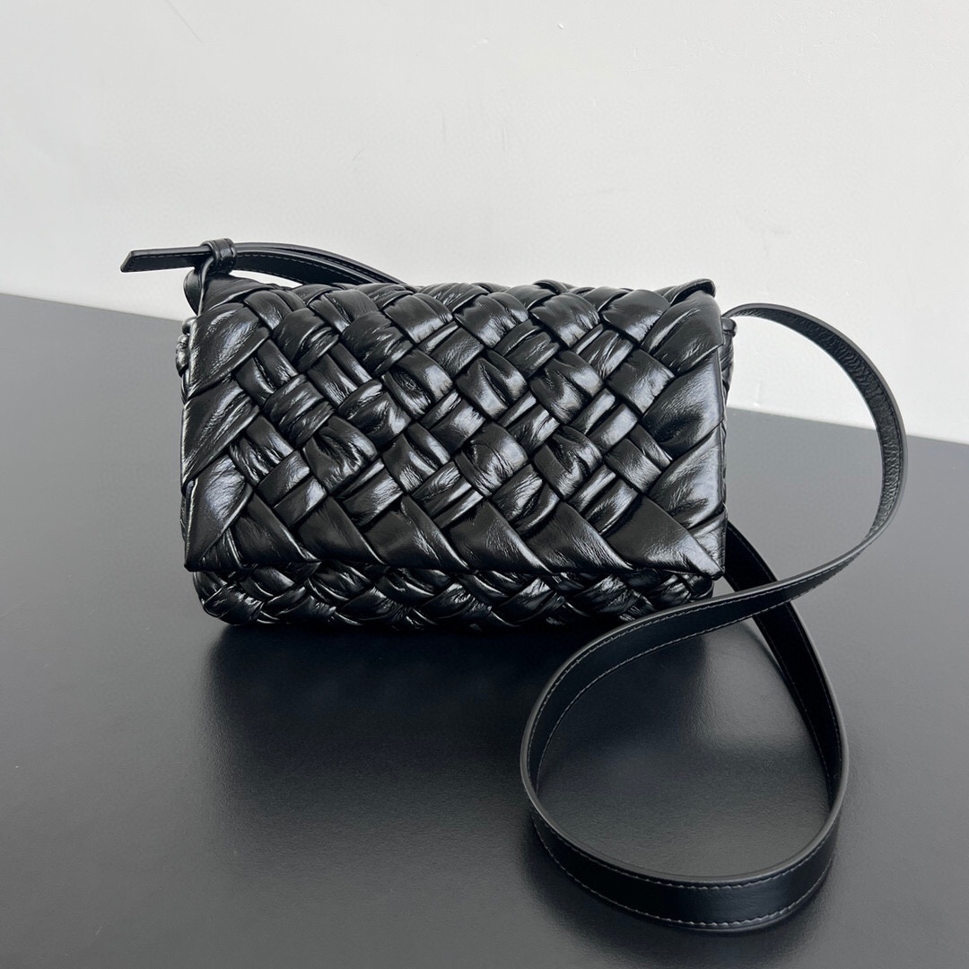 Bagsaaa B0tt*ga Ven*ta Small Rumple Messenger Black - 21x14x5cm