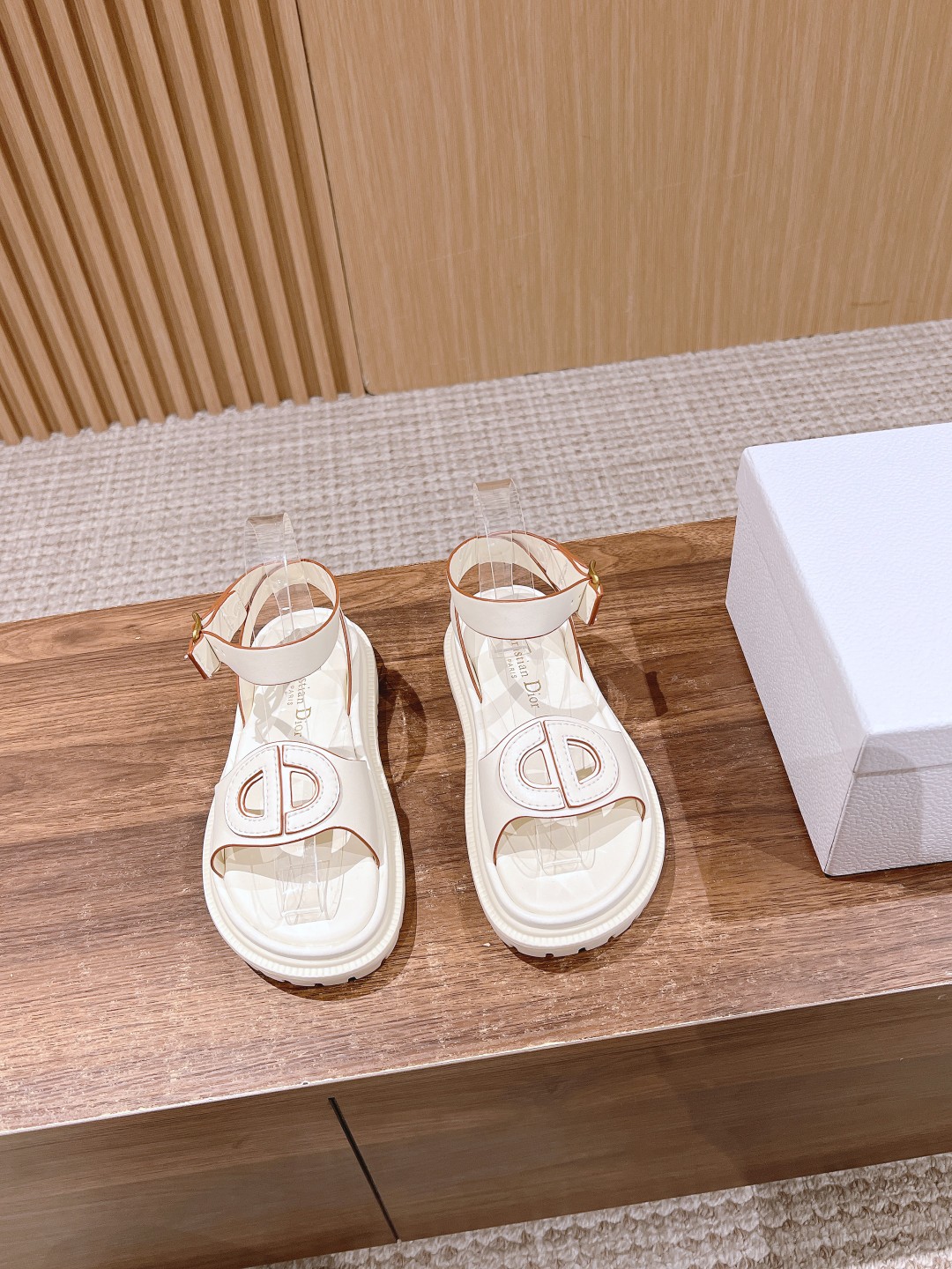 Bagsaaa D10r D-Club Sandal White Calfskin