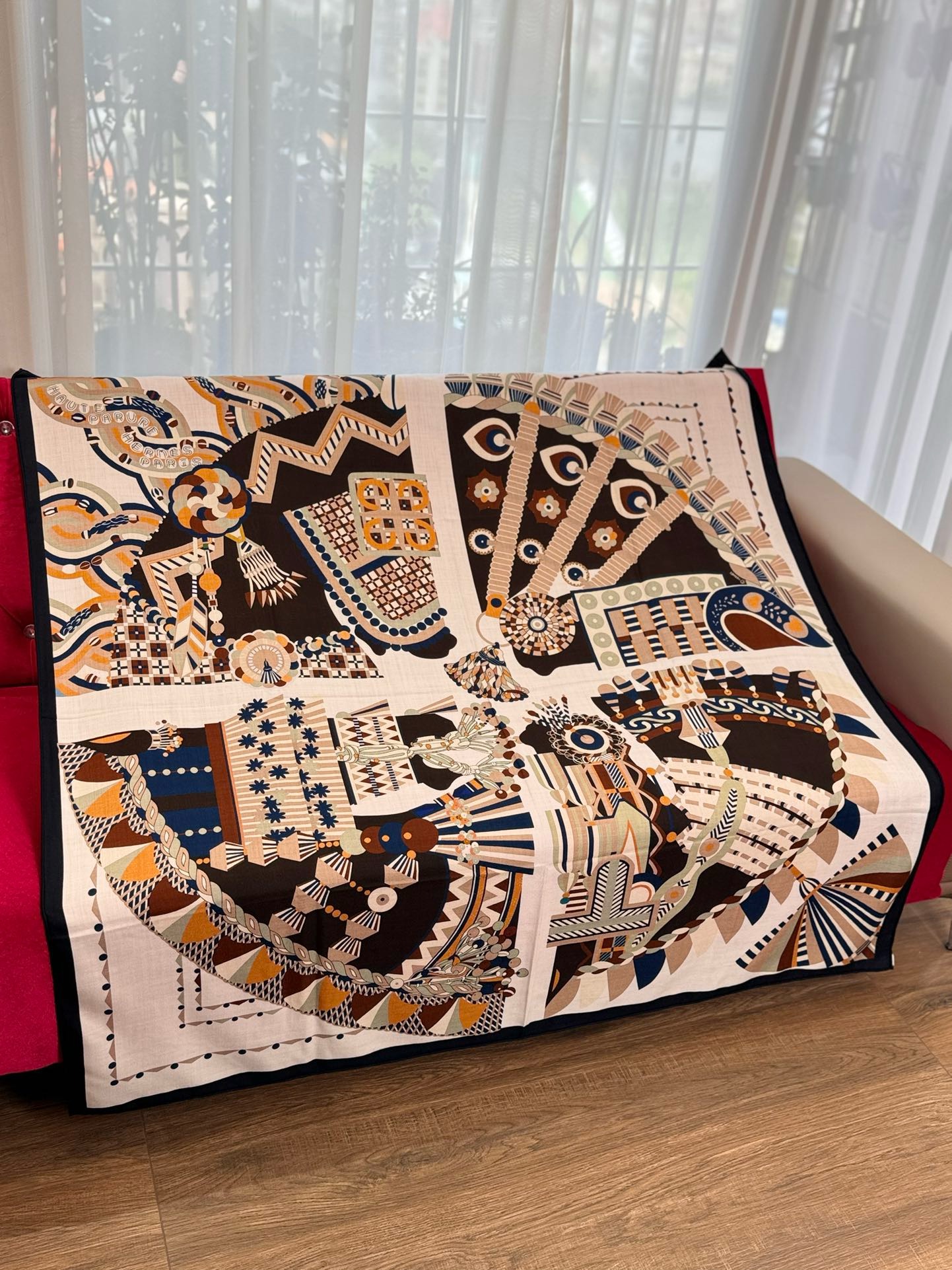 Bagsaaa H**me5 Scarf 04 - 140x140 cm