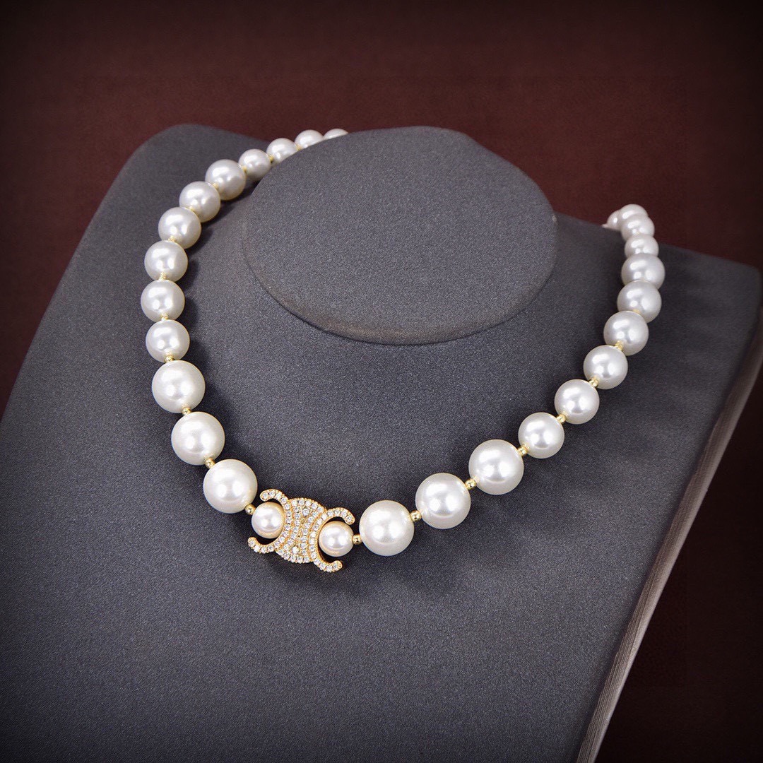 Bagsaaa Ce1i*e Pearl Necklace