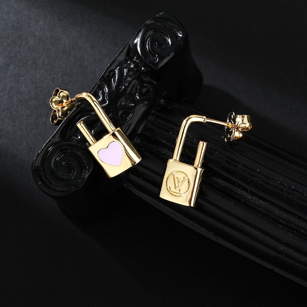 Bagsaaa L0vis Vvtt0n Earrings 07