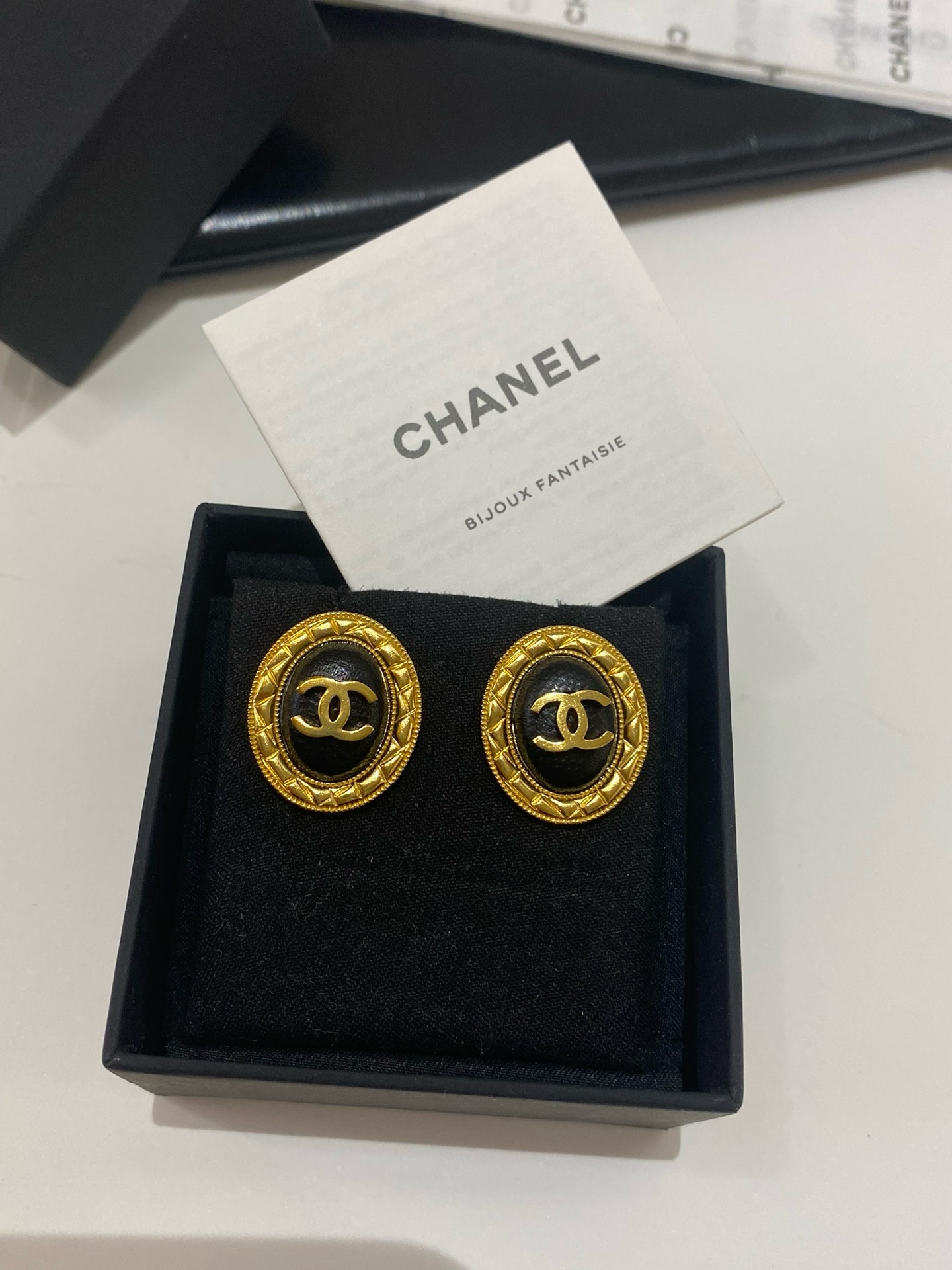 Bagsaaa Ch**el Earrings 10