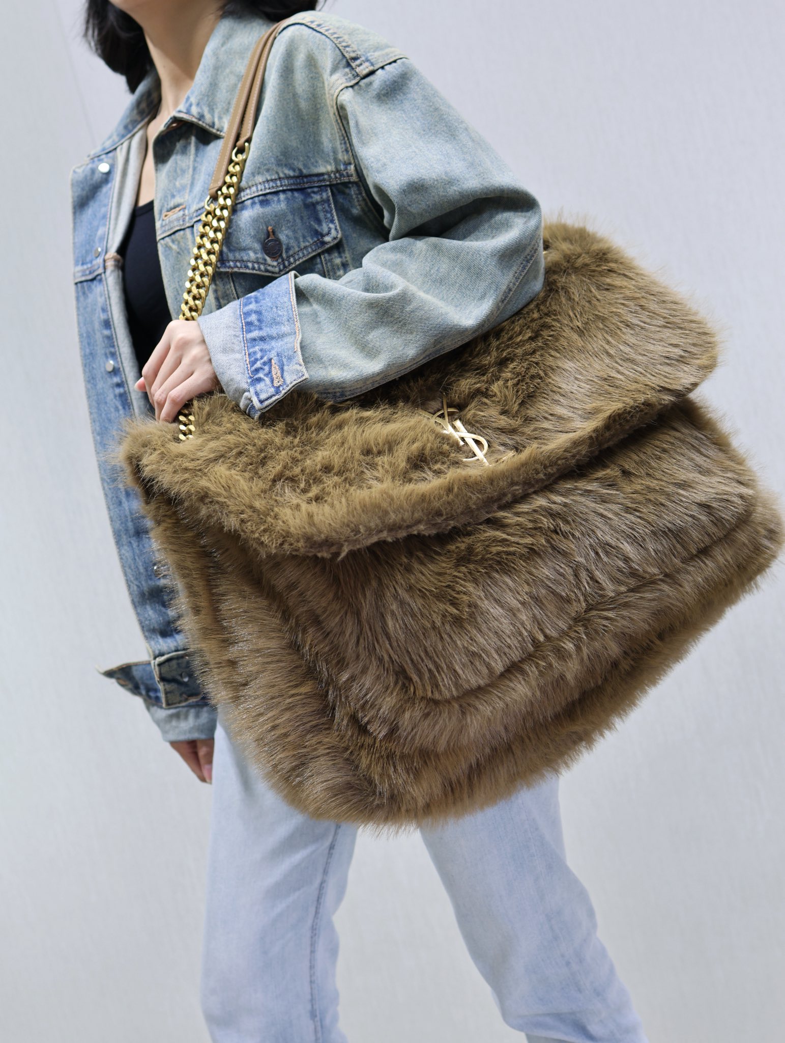 Bagsaaa Y51 Niki Oversized In Shearling - 47 X 34 X 16 CM